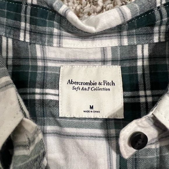 Abercrombie Green and White Cropped Flannel - Picture 1 of 3